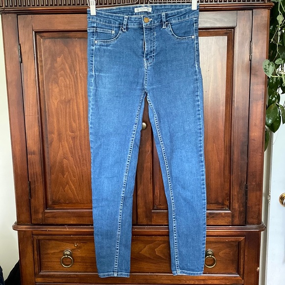Pull & Bear Basic Denim High Rise skinny jeans / Jegging Size 8 - Picture 3 of 16